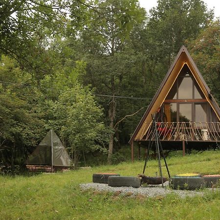 Villa Glamping Wolf Mount à Margahovit Extérieur photo