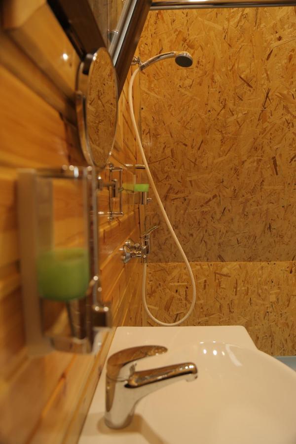 Villa Glamping Wolf Mount à Margahovit Extérieur photo